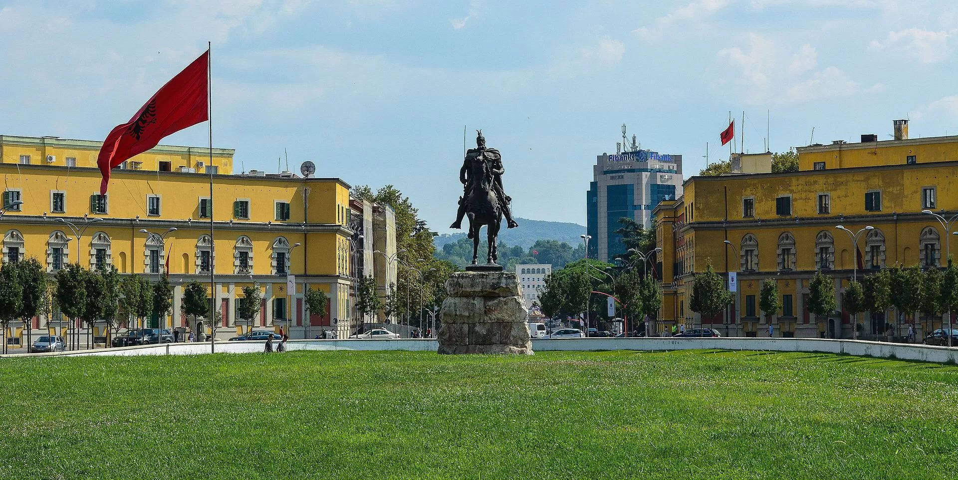 Tirana skenderbergov trg